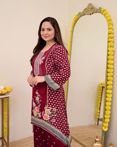 Modern Formal Floral Daily Wear Women's <b>Kurti</b> Vibrant Floral Print Button Placket Bell Sleeves Quick Dry Soft Maslin All Seasons - Product Image 4