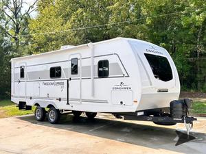 รถพ่วงสำหรับเดินทางแบบพับได้น้ำหนักเบาพิเศษสำหรับการตั้งแคมป์ใน2024 2025 coachmens Freedom RV - Product Image 5