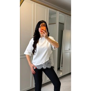 Blusa de Viscosa de Dos Hilos con Cuello Redondo y Detalle de Encaje Delicado para Mujer, Estilo Casual, Modelo 34272, Marca Jane's - Product Image 1