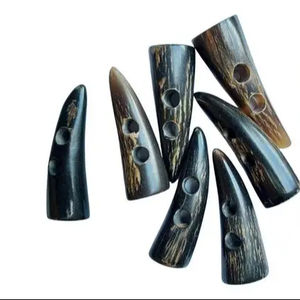 Bouton à bascule en corne de buffle poli à la main avec 2 trous Accessoires de vêtement pour la décoration de vêtements - Product Image 1
