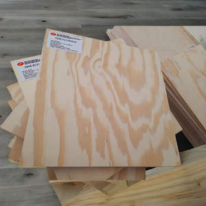 Contreplaqué de pin de qualité A2, fabriqué en usine au Vietnam, longue durée de vie, 9 mm, 18 mm, résistant à l'eau, prix bas, coffrage, E0 formaldéhyde - Product Image 1