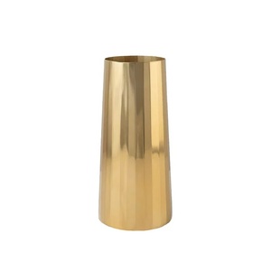 Vases à fleurs de couleur chromés sur pied avec couleur et tailles personnalisées pour la décoration de mariage à la maison avec des tailles de 16x3x2 pouces - Product Image 5
