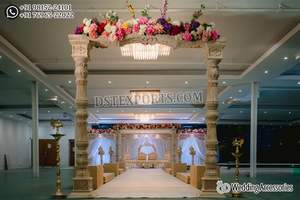 Altar de Madera para Bodas Indias Reales, Impresionante Decoración de Mandap para Bodas Gujarati, Inspiradora Decoración de Mandap de Madera para Bodas Indias en EE. UU. - Product Image 2