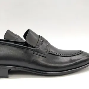 Sapatos masculinos de couro peru