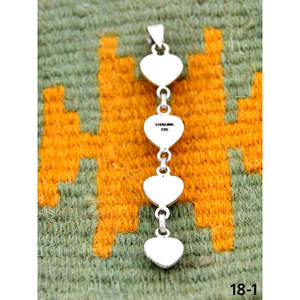 จี้รูปเนินทองทำด้วยมือสไตล์ตะวันตกเฉียงใต้พร้อมฝาฝังเงินสเตอร์ลิง - Product Image 4