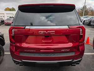 GMC Yukon XL AT4 2026, SUV à quatre roues motrices, moteur V8 5,3 L standard - Product Image 3
