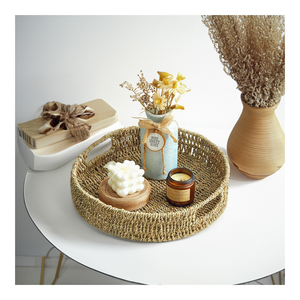 Venta al por mayor de bandejas redondas de bambú de Vietnam hechas a mano respetuosas con el medio ambiente bandeja de servicio con marco de ratán rústico para el hotel-SR2076 - Product Image 1