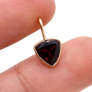 Vente en gros Pendentif plaqué or jaune 14 carats pour femme en forme de trillion de pierres précieuses grenat rouge naturel Ensemble de bijoux élégants faits à la main - Product Image 4