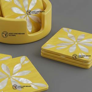 Posavasos de nácar amarillos y blancos hechos a mano en la India, disponibles a precio de fábrica - Product Image 4