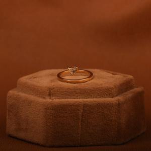 Élégante bague solitaire en or 14KT avec diamant taillé en cœur Style classique pour proposition de fiançailles Mariage Occasions spéciales Certifiée IGI - Product Image 4