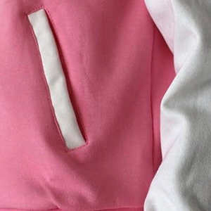 Veste universitaire tendance en gros, 100% laine, veste universitaire violette, veste universitaire à manches en cuir de baseball pour unisexe - Product Image 3