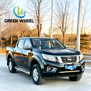 Pick-up Nissan <span class=keywords><strong>Navara</strong></span> 4x4 <span class=keywords><strong>double</strong></span> cabine d'occasion de <span class=keywords><strong>2017</strong></span>, en excellent état, moteur puissant, performance optimale, fournisseur de qualité supérieure - Product Image 4