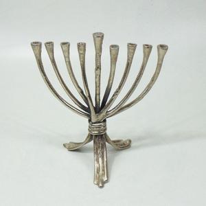 Meilleures ventes : Ménorah Hanouka en métal à 9 bras, design exceptionnel, pour la décoration de table, Ménorah juive traditionnelle - Product Image 4