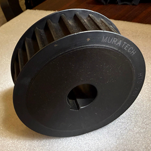 Poulie de distribution HTD 28T 14M, largeur de courroie 40 mm, matériau en acier, bride montée, noirodisé, poulie EN8 - Product Image 1