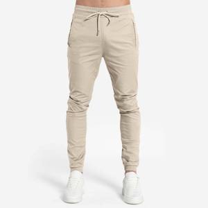 Pantalon cargo durable pour hommes avec genouillères et ceinture réglable pour un confort maximal - Product Image 1