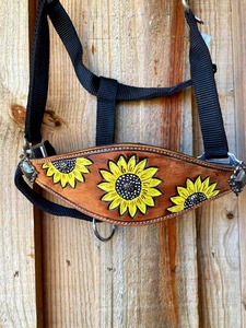Cabestro de Cuero Vacuno Argentino Hecho a Mano para Caballo, Estilo Western, con Tallado de Girasol, Correas de Nailon Ajustables, Collar para la Cabeza - Product Image 5