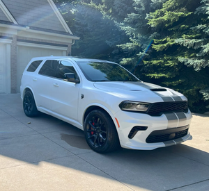 Vehículo Usado a Precio Accesible - Volante a la Izquierda |   CONDUCCIÓN DERECHA |   DODGE DURANGO SRT HELLCAT AWD 2021 - Product Image 1