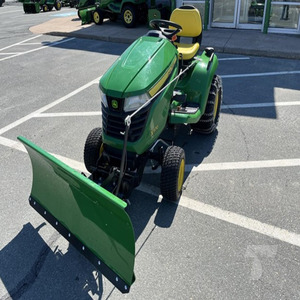 Tractor de Jardín John Deere X570 2024 de 24 HP, Cortacésped de 54 Pulgadas con Transmisión Hidrostática, en Venta - Product Image 1