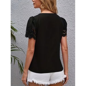 Blusa de Manga Corta con Cuello en V y Mangas de Encaje para Mujer, Modelo Dubai 36551 - Negra - Product Image 4