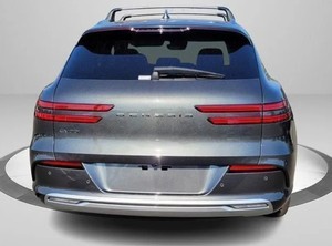 Vente aux enchères à forte demande! Véhicule d'occasion 2025 GV.70 électrique avec packs Prestige, SUV AWD/4WD - Product Image 5