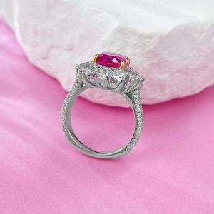 Anillo de Compromiso con Halo de Diamantes Moissanite de Corte Ovalado de 3.0 Ct, Diseño de Joyería Personalizada en Oro CVD para Mujer, Anillo de Boda Solitario - Product Image 3