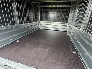 Remolque tipo caja 6x4 con estructura de tienda de campaña y soporte para tienda de techo, en venta a precio económico. - Product Image 4