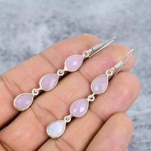 ต่างหูห้อยเงินสเตอร์ลิงรูป925สำหรับผู้หญิงทำด้วยมือสีชมพูอ่อนควอตซ์สามลูกแพร์ทันสมัยออกแบบสำหรับงานแต่งงาน - Product Image 3