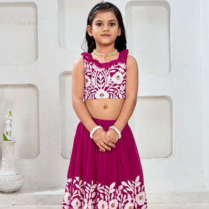 Ensemble Lehenga Choli ethnique pour filles Shoryam Fashion, magnifique Ghagra Choli rose Rani à motifs floraux, bord festonné, détails en sequins, pour les fêtes - Product Image 1