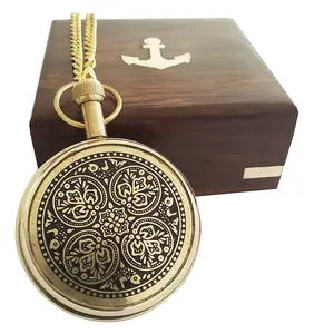航海手工黄铜和木质口袋尺寸手表，带棕色木盒，上面有黄铜配件待售