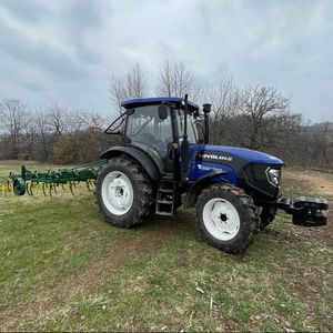 Tracteur LOVOL M504 robuste avec 4 roues motrices et 70 CV disponible en usine. - Product Image 5