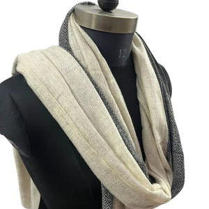 Bufanda Estampada Ligera y Cómoda para Mujer, Diseño de Diseñador, para Uso Diario, Fiestas y Viajes - Product Image 1