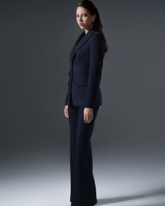 Ensemble deux pièces tout en denim pour femmes pour le travail ou le style quotidien prêt à expédier du Vietnam fabriqué pour l'automne, l'hiver et l'été - Product Image 2