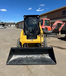 Chargeur frontal d'occasion CAT 242B3 Bon marché et excellente performance Chargeuse compacte d'occasion Cat à vendre - Product Image 3