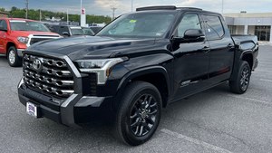 Toyota Tundra Limited 4x4 2023, ligeramente usada, en perfecto estado. - Product Image 4