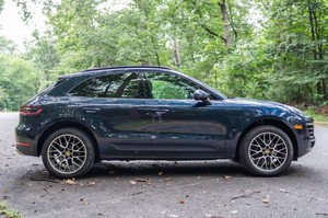 Porssche Macaan Turrbo 4 cylindres, AWD 2018 d'occasion certifié - Product Image 3