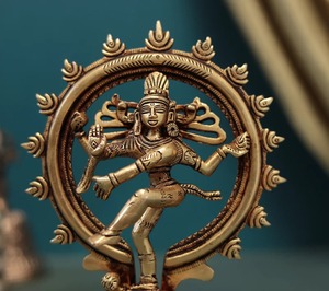 Estatua de Nataraja de latón artesanal de 6 pulgadas de altura, baile tradicional de Shiva para el Templo del hogar y la decoración espiritual - Product Image 2