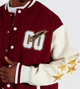 Veste d'université sportive pour homme avec corps Softshell et illustration en chenille personnalisée apportant un attrait athlétique intemporel - Product Image 4