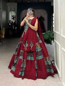 Dernière tenue de créateur meilleur pur coton Lehenga Choli & Dupatta avec plaine et imprimé et feuille de travail fournisseur en gros pour la vente - Product Image 5