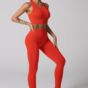 Ropa deportiva de dos piezas de etiqueta privada de color sólido para mujer conjunto de Yoga/peso ligero superventas ropa de gimnasio conjunto de Yoga para mujer - Product Image 3