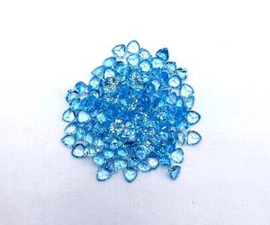 Topaze bleue suisse naturelle de 5mm trillion de pierres précieuses en vrac de haute qualité topaze bleue à facettes pierre en vrac pour la fabrication de pendentif de bijoux - Product Image 5