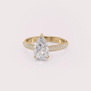 Bague de Mariage en Or Jaune/Rose et Or Blanc 14 carats, Certifiée IGI, avec Diamant de Laboratoire Taille Poire, Plaqué Rhodium et Sertie à Griffes - Product Image 6