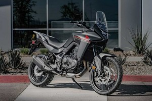 Nuestro Hondas Transalp 2024 de alta calidad LISTO PARA SER ENVIADO A TODO EL MUNDO - Product Image 3
