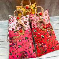 Nouvelles pochettes brodées de fleurs, sacs Potli de créateur avec poignée perlée dorée, pour femmes et jeunes filles, idéal comme cadeau de mariage