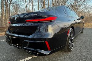 Voiture d'occasion haut de gamme 2023 BMW 760i xDrive 536 ch V8 biturbo - Product Image 2