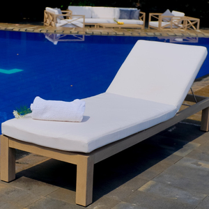 Mobilier moderne Chaises longues de plage en teck avec coussin imperméable Chaises longues - Product Image 1