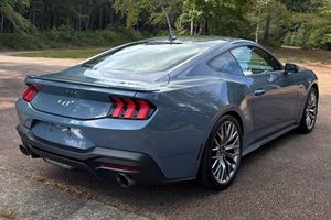 Ford Mustang GT Coupé Usado 2024 - Product Image 3