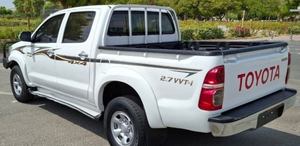 Pick-up Toyota Hilux, conduite à gauche, toutes options, très propre et en parfait état - Vente saisonnière de voitures d'occasion - Product Image 4