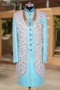 2023 Diseñador paquistaní Colección Sherwani para hombres Estilo indooccidental con intrincado tejido hecho a mano Tallas grandes opciones disponibles - Product Image 5