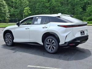 2025 asequible lLe-xuss RZ 450e RZ 450e Premium - Product Image 2