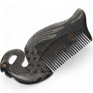 Peigne à dents larges en corne de buffle noire à poignée de qualité supérieure Peigne à cheveux en corne de buffle Peigne à corne naturelle Taille et design personnalisés - Product Image 1